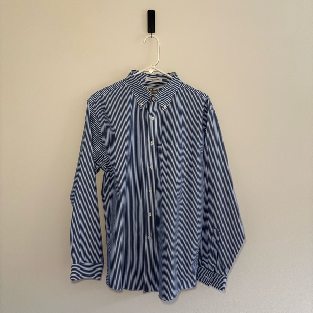 L.L. Bean Blue Pinstripe Men's Wrinkle‎ Resistant Trim Fit Button-Down Shirt